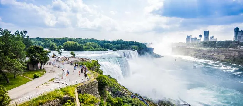 Viajar a las Cataratas del Niágara en Verano