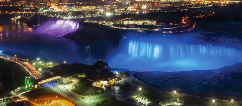 Festival de luces de invierno en las Cataratas del Niágara
