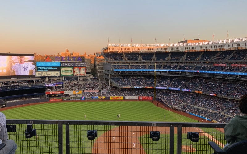 Nueva York por la noche, Juego deportivo